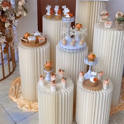Colonne décorative pliante en papier