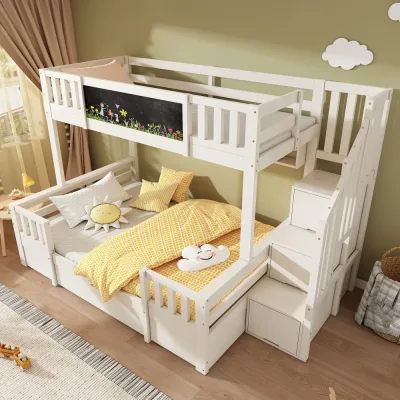 Lit superposé triple en bois massif pour enfants – image 3